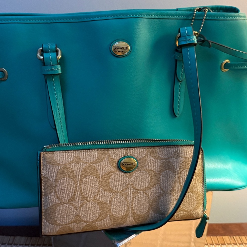 Coach Peyton Santino leather, Jade color with matching wallet